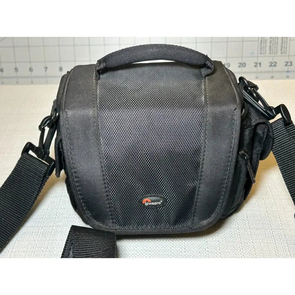 Lowepro Edit 110 Small Black Padded Camera/Camcorder Bag w/ Shoulder Strap